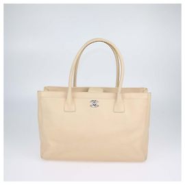 Sac Shopper Chanel Executive Cerf en cuir crème Écru