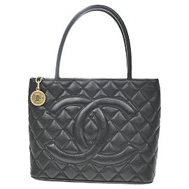 Chanel Medallion Quilted Caviar Nero