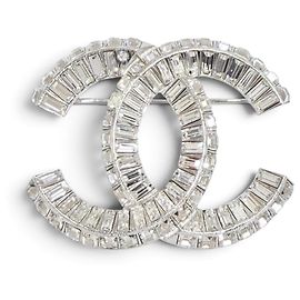 Chanel Bijou-Brosche aus silbernen Strasskristallen Silber