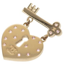 Chanel Coco Mark Brosche mit Vorhängeschloss- und Schlüsselmotiv Pink Golden