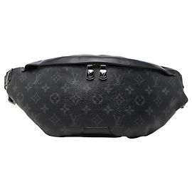 Borsa a tracolla Louis Vuitton Monogram Eclipse Discovery Nero