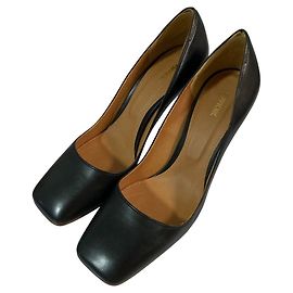 Autre Marque Escarpins à bout carré en cuir PIPPICHIC Noir