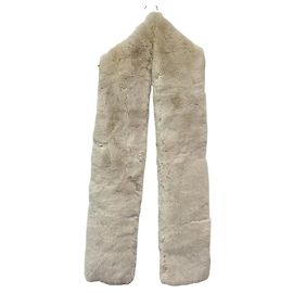 S Max Mara Écharpe longue en lapin Rex Blanc Blanc cassé