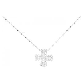 Autre Marque Au750 White Gold Cross Diamond Necklace Silvery