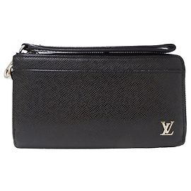 Louis Vuitton Long Bi-Fold Wallet in Taiga Leather Black Other Grey