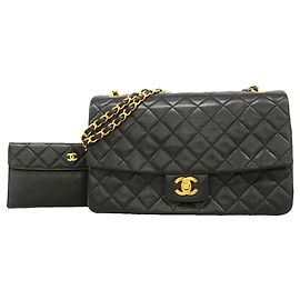 Chanel Matelassé Schultertasche Schwarz