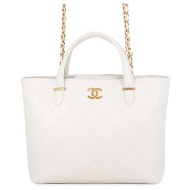 Chanel Matelassé White Tote Bag Weiß