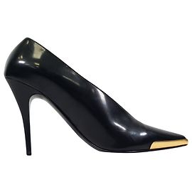 Stella Mc Cartney Stella Mccartney Pumps mit spitzer Kappe aus schwarzem Leder Schwarz