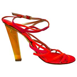 Sandali con tacco e cinturini Jimmy Choo in pelle arancione neon e rosa Arancione