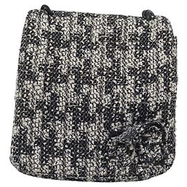 Chanel Camellia Messenger Tweed Large Nero