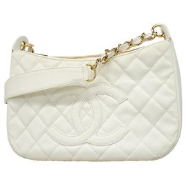 Chanel Matelassé Schultertasche mit Kette Weiß