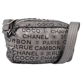 CHANEL Unlimited Schultertasche Coated Canvas Silver CC Auth 204911 Silber