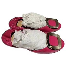 Sapatilhas Roger Vivier em camurça rosa com fivela quadrada Multicor