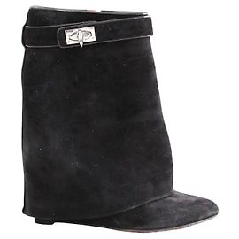 Botas Shark Givenchy em camurça preta Preto