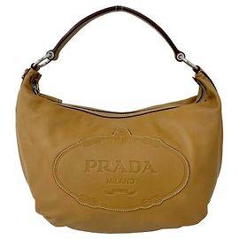 Beige Lederhandtasche mit Prada-Logo-Prägung Beige
