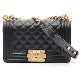Bolsa de Ombro Chanel Boy Small em Preto Preto