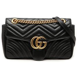 Bolsa de Ombro Gucci GG Marmont Matelassé em Pele de Bezerro Preta Medium Preto