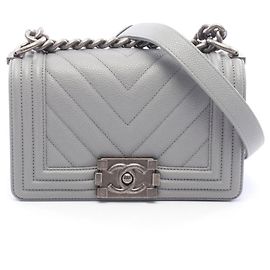 Chanel Boy Small Schultertasche in Grau Braun
