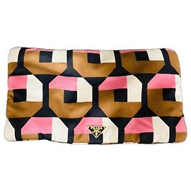 Clutch Prada em seda com estampa geométrica Marrom Preto Rosa Branco