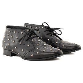 Autre Marque SAINT LAURENT - Derbies Saint Laurent em couro liso preto e studs prateados (T38) Preto