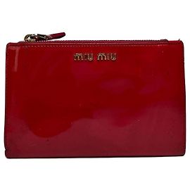 Cartera de solapa de charol Vintage Miu Miu c. finales de los 2000 Rojo Borgoña Roja