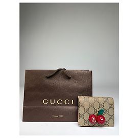 Cartera bifold Vintage Gucci GG Supreme Canvas c. 2018 Beige Brown Red Beige