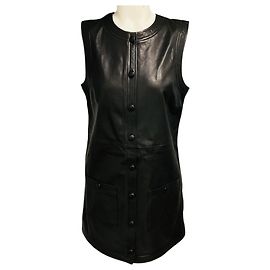 Autre Marque Robe sans manches en cuir d'agneau boutonnée devant Frame Black Noir