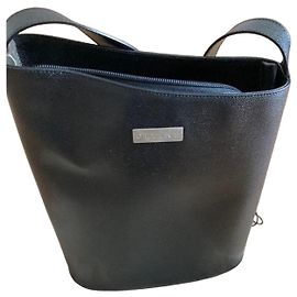 Céline Saco Balde em Couro Preto Preto