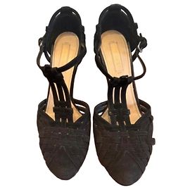 Prada Tacchi platform T-Strap in camoscio nero Nero