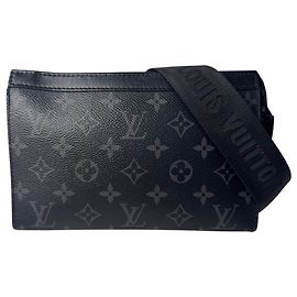 Louis Vuitton Gaston Wearable Wallet Shoulder Bag in Black Black