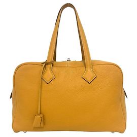 Hermès Sac Boston HERMES Victoria 35 en cuir Taurillon Clemence Marron Marron