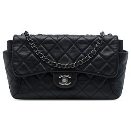 Chanel Black Medium Quilted Lambskin Around Pockets Flap Preto