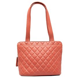 Bolso Tote Chanel CC acolchado en Caviar rojo Roja