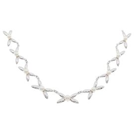 Collar Mikimoto de perlas Akoya y oro blanco Au750 Plata