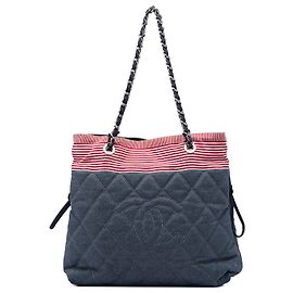 Sacola Chanel em denim acolchoado cinza com logo CC e cordão de ajuste em gorgurão Marrom Cinza antracite