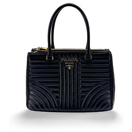 Tote Prada Double Zip Diagramme em couro acolchoado Medium Preto