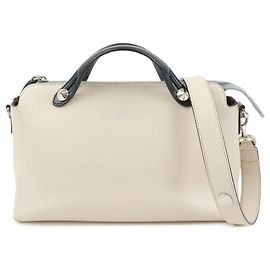 Bolsa Fendi Selleria By The Way Medium em couro Outro