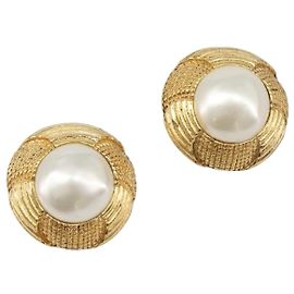 Boucles d'oreilles CHANEL Métal Doré Blanc CC Auth bs37083 Blanc Autre