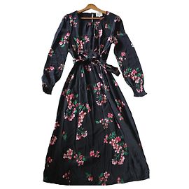 Vestido longo de seda Justine Sézane - Preto com estampas florais Preto Rosa Multicor Verde