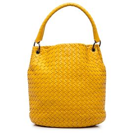 Borsa a secchiello Bottega Veneta in Nappa Intrecciato gialla Giallo