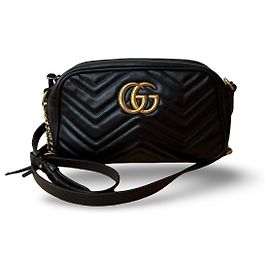 Bolsa de mão Gucci Marmont em couro preto e dourado Preto Dourado