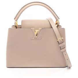 Bolsa Louis Vuitton Capucines PM Parnasséa Bege Outro