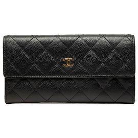 Cartera larga con solapa Chanel Black CC Quilted Caviar Negro