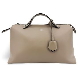 Bolsa Satchel Fendi By The Way em pele de bezerro Medium Bege