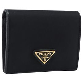 Cartera Bifold PRADA Nylon Black Gold Auth 205242M Negro Dorado
