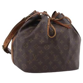 LOUIS VUITTON Monogram Petit Noe Shoulder Bag M42226 LV Auth 206621 Monogramma