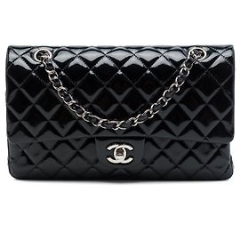 Borsa a tracolla Chanel Medium Classic Double Flap in vernice nera Nero