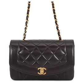 Bolsa de Ombro com Corrente Chanel em pele de cordeiro preta Preto