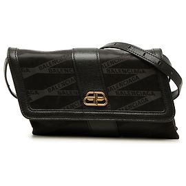 Carteira de Alça Balenciaga Black Nylon BB Monogram Shift Preto