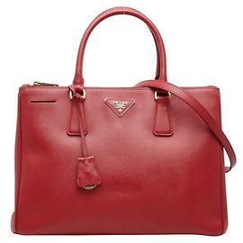 Sac à main Prada avec plaque logo triangle Rouge